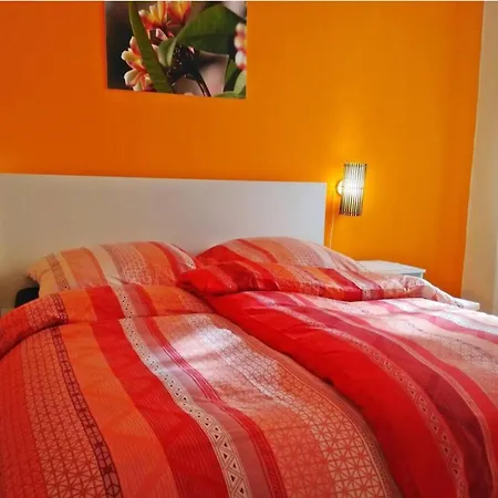 2Bed Old Town Apt Sleeps 6 - Rooftop Terrace Wifi-2