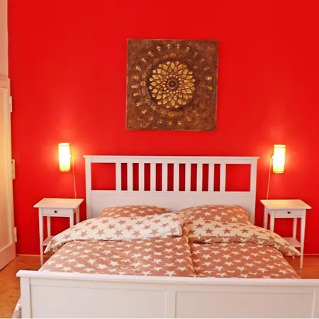 2Bed Old Town Apt Sleeps 6 - Rooftop Terrace Wifi-3