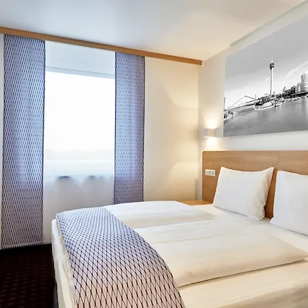 McDreams Hotel Düsseldorf-City-3