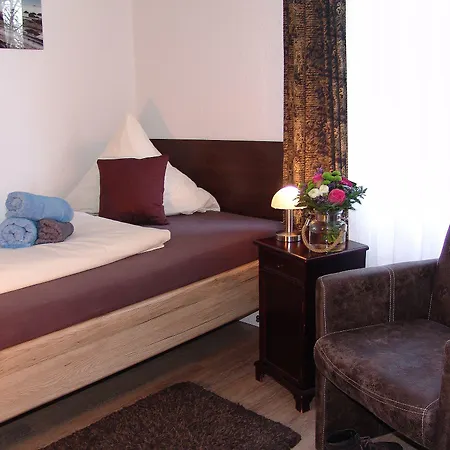 Hotel Garni Landhaus Uttum-2