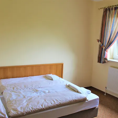Hotel Alsterquelle 24H Check-In, Free Parking And Wifi-3