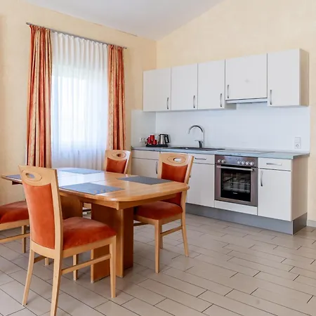 Land-Gut-Hotel Am Ring-3
