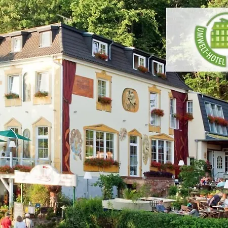 Strandhotel Buckow gut-Hotels SEE-2