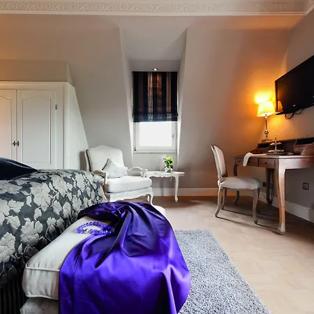 Schlosshotel Steinburg-3