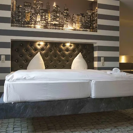 SL'otel im Parforcehaus-3