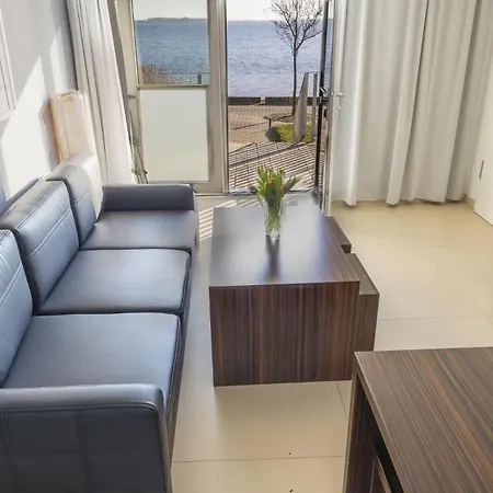 Strandhotel Dranske-2