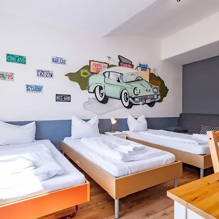 StayInn Hostel und Gästehaus-3
