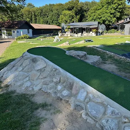 Stade Land Golf Hotel & Tiny Houses-3