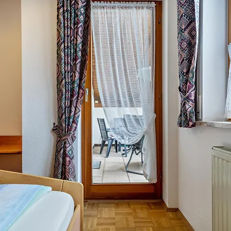Drei-Mädelhaus Ambs Wohnung 1-3