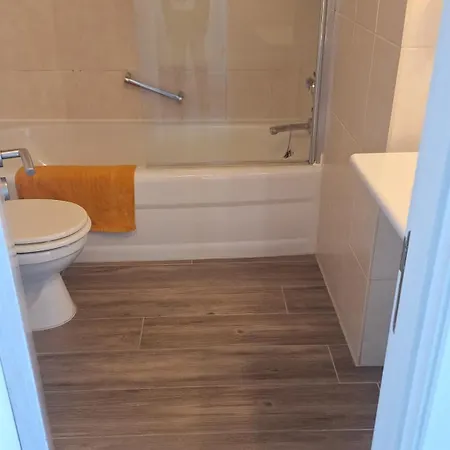 Luxus-Ecksuite mit stylischem Design und Traumblick übers Meer, 26.Stock im Maritim-3