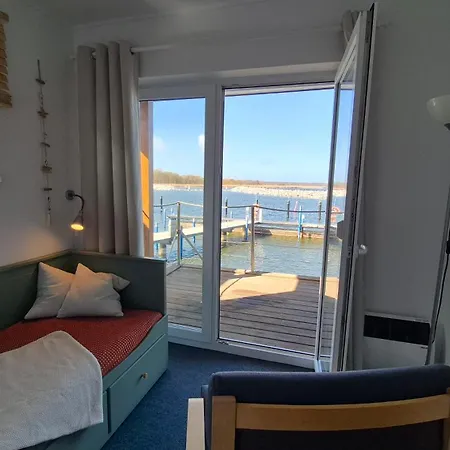 Neu Renoviertes Schwimmendes Ferienhaus Fischland In Barth-2
