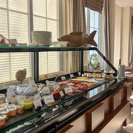 Strandhotel Miramar-3