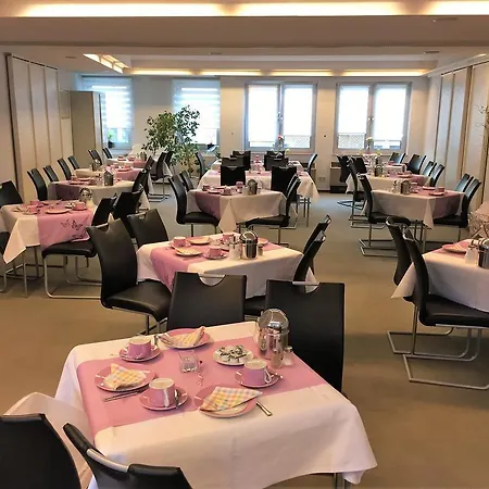 Hotel Ambassador-3