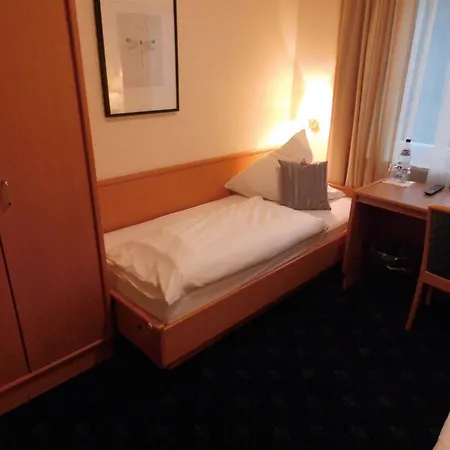 Hotel Oelen & Holgers Brasserie Und Lounge-2