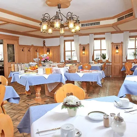 Bayerischer Hof-2