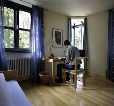 Akademie Schoenbrunn Gaestehaus St. Klara-3