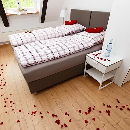 Pension Altes Burghotel-2
