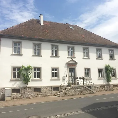 Ferienwohnungen im SCHUL&RATHHAUS Obervolkach-3