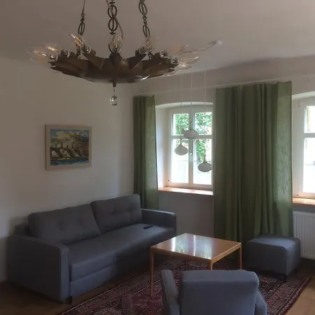 Ferienwohnungen im SCHUL&RATHHAUS Obervolkach-2