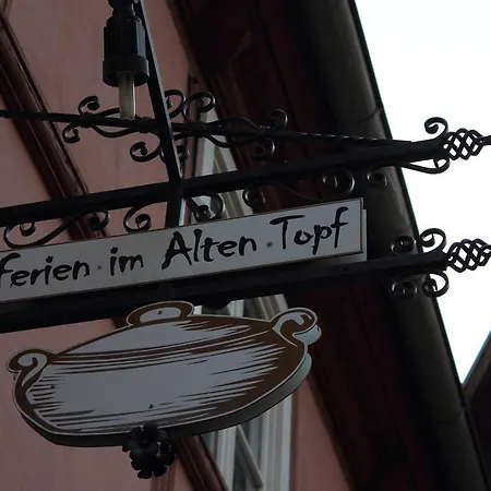 Alter Topf-2