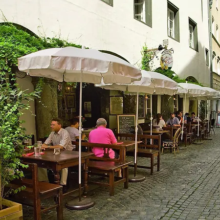 Restaurant Dicker Mann Hotel Zum Blauen Krebs-2