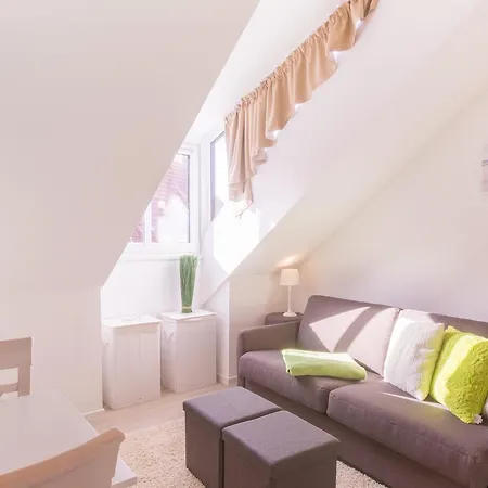 Frau Clara Haus - Ecke 4-3