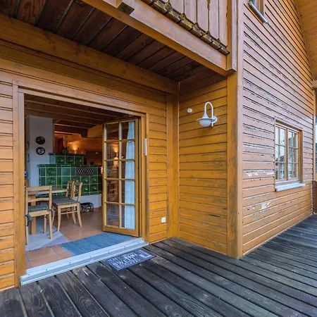 Holz-Ferienhaus Oberbraendi: Kachelofen, Sauna, Wlan, Am Wald-2
