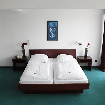 Mainbogen Hotel-3