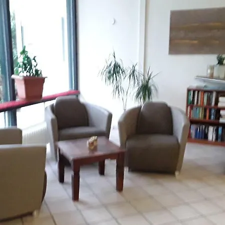 Cordes, Apartment 1-2