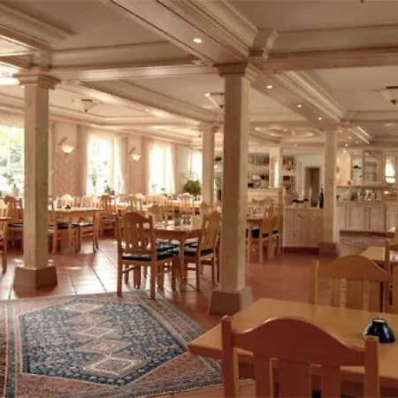 Hotel Weinstube Gutshof-3