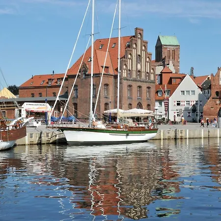 Hotel Am Alten Hafen-3