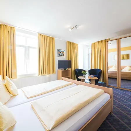 Europa Hotel Garni Free Parking-3