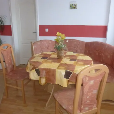 Pension&Ferienwohnung Zum Schmuckgiebel-3