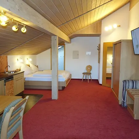 Gästehaus Guggomos Hopfen am See-3