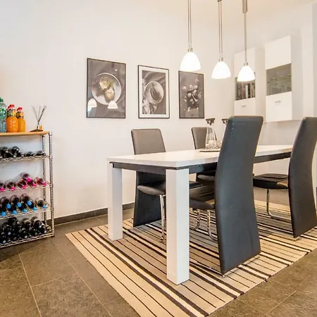 White Lofty Und White Studio-3