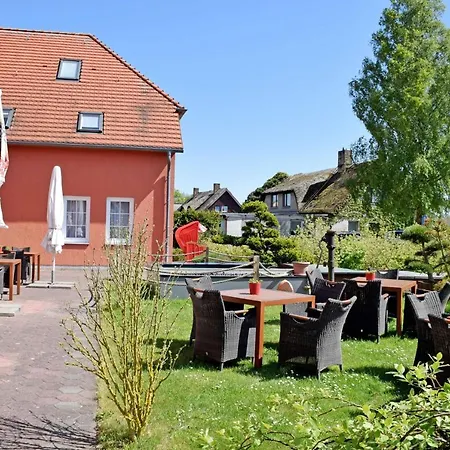 Das kleine Hotel und Ferienwohnungen auf Mönchgut!-2