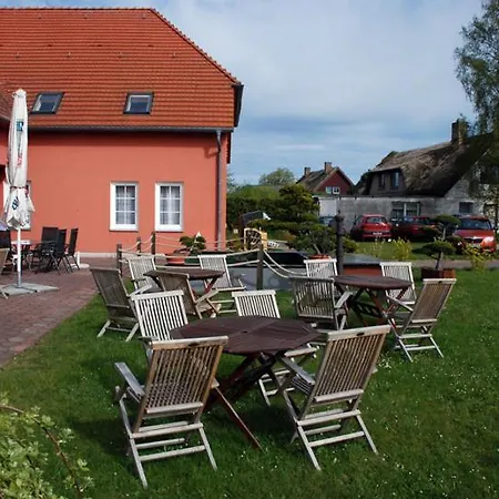 Das kleine Hotel und Ferienwohnungen auf Mönchgut!-3