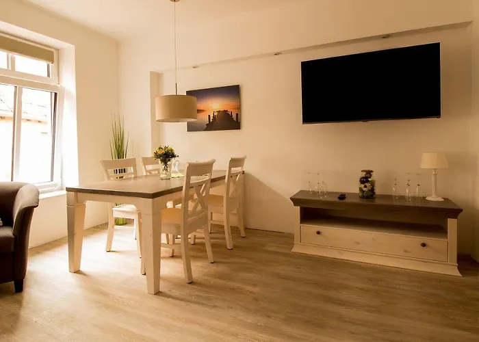 Frau Clara Haus - Ecke 2