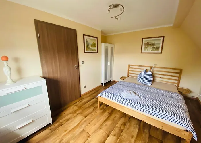 Großzügiges Ferienhaus am Senftenberger See mit 2 Terrassen