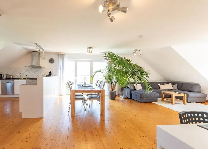 Großzügige Ferienwohnung für Gruppen und Familien im Raum Bamberg Erlangen