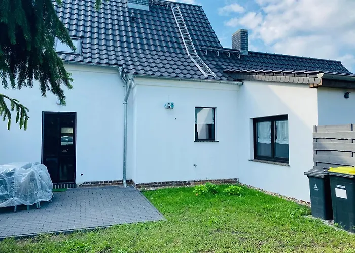 Großzügiges Ferienhaus am Senftenberger See mit 2 Terrassen