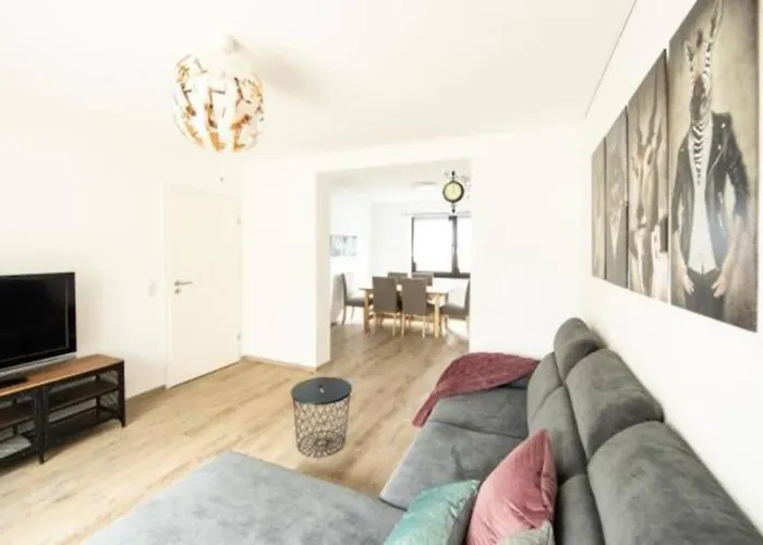 Bruehl Mitte, Neu Renoviertes Haus