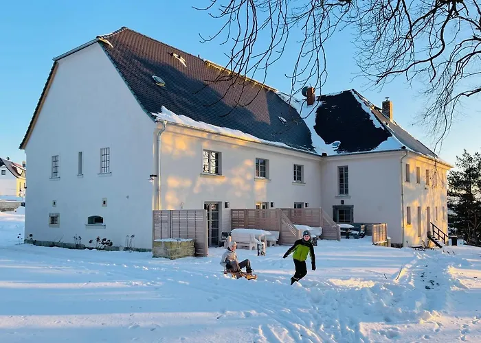 FarmHouse Eckartsberg im Zittauer Gebirge - Ferienwohnung mit 2 Schlafzimmern, Terrasse und WALLBOX