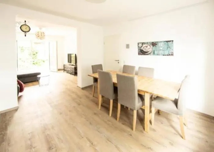Bruehl Mitte, Neu Renoviertes Haus
