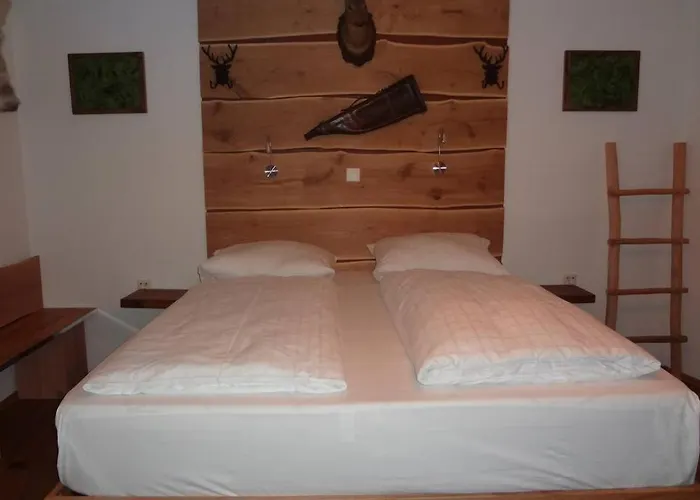Charmante rustikale Jägersuite mit el Kamin H2O Therme Oberhof