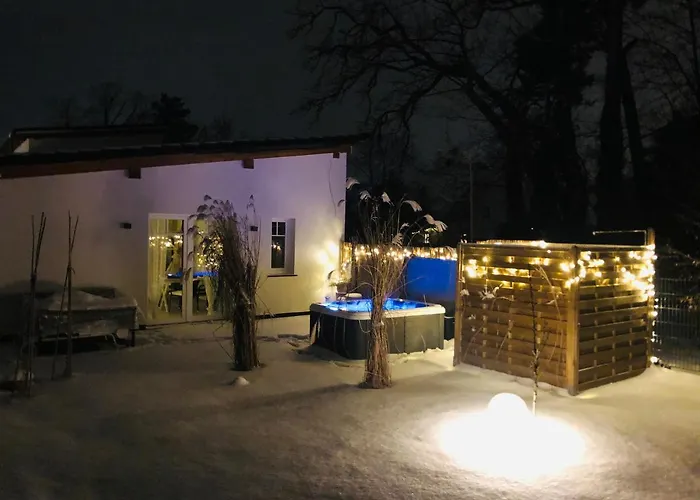 GartenLoft mit Outdoor Whirlpool und Garten