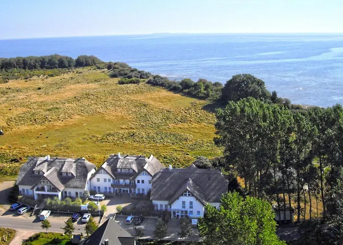 strandnah mit Balkon, gratis Nutzung vom AHOI Erlebnisbad und Sauna in Sellin - Strandhaus Mönchgut FeWo13