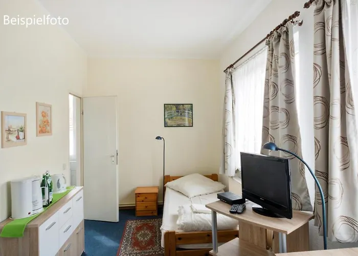 Pension GP3, Zimmer mit Kochnische und Duschbad vor den Toren Berlins