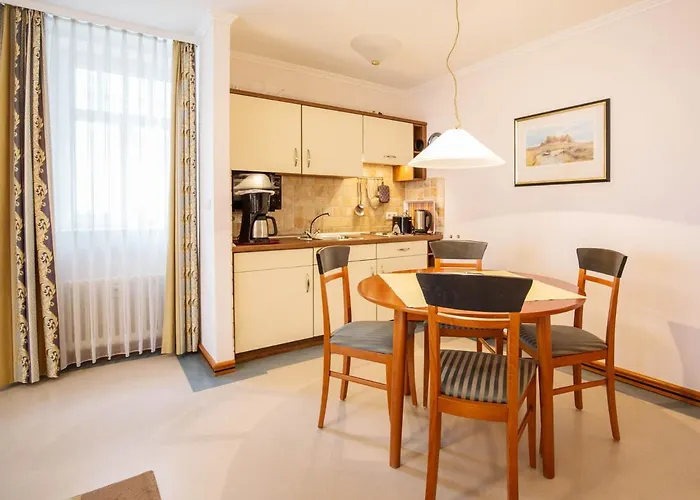 Strandvillen Binz - Ferienwohnung mit Meerblick, 1 Schlafzimmer und Balkon SV-752