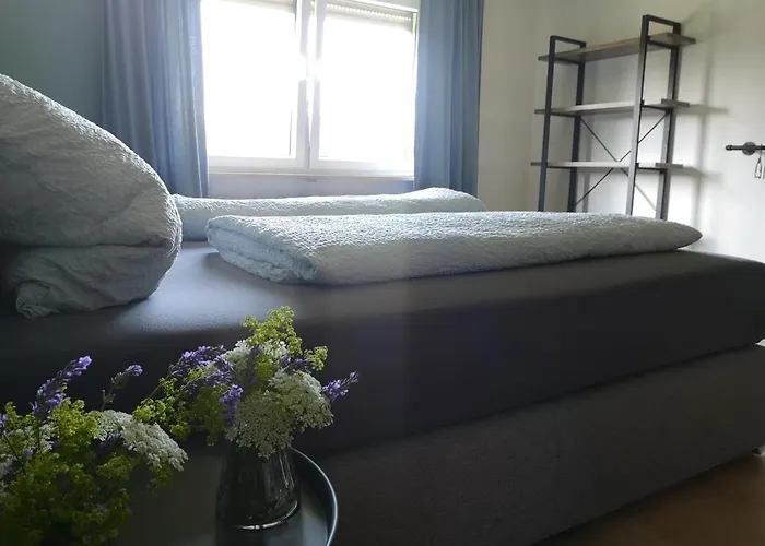 Haus zur lachenden Lieselotte I 5 Minuten zu Fuß zum kostenlosen Naturbad I Messenähe I Waldnähe